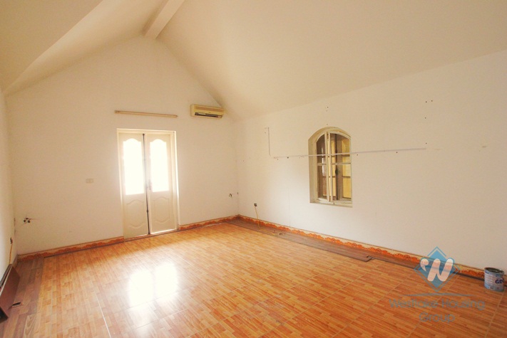 Unfurnished house for rent in Nghi Tam Street, Tay Ho, Hanoi, Good to making School, office